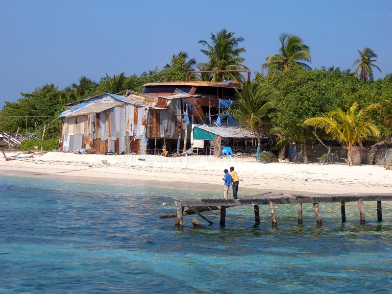 dhangethi-island-maldives-4174819